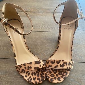 Like new animal print heels. Size 6.5